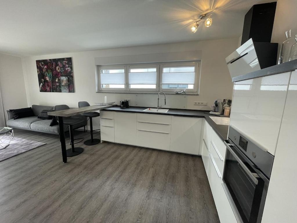 Exklusive Wohnung Zentral Mit Grossem Balkon ロースハイム エクステリア 写真