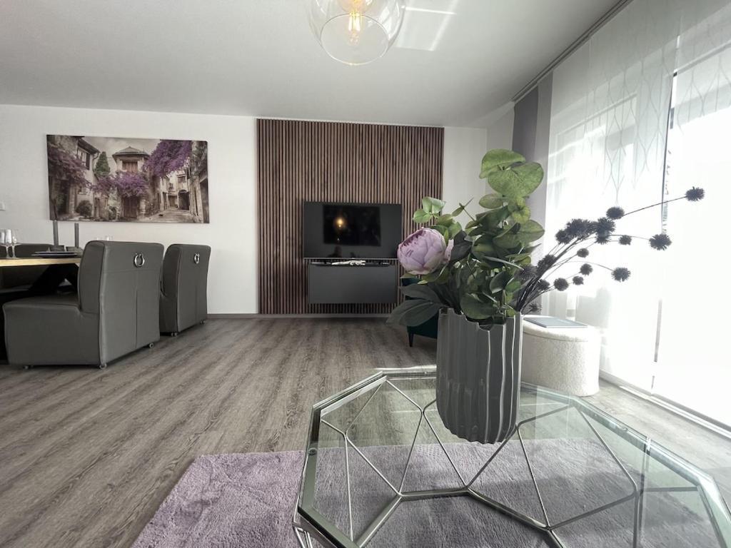 Exklusive Wohnung Zentral Mit Grossem Balkon ロースハイム エクステリア 写真