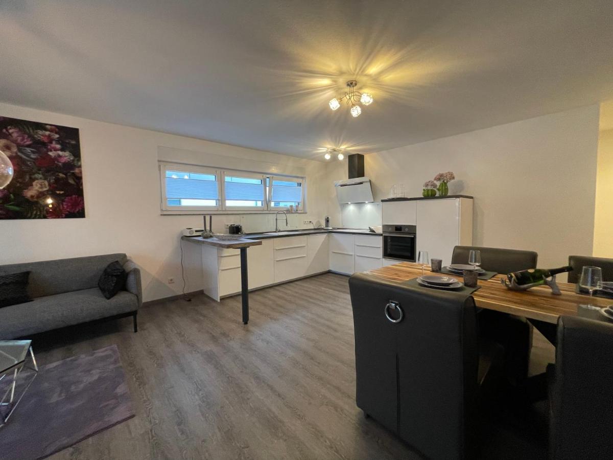 Exklusive Wohnung Zentral Mit Grossem Balkon ロースハイム エクステリア 写真