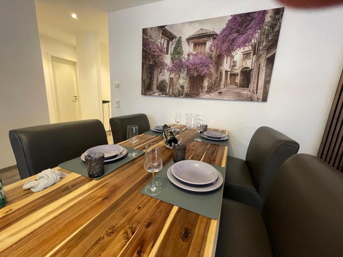 Exklusive Wohnung Zentral Mit Grossem Balkon ロースハイム エクステリア 写真