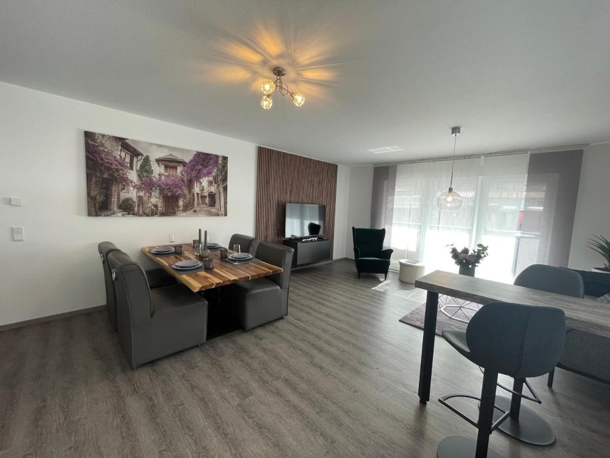 Exklusive Wohnung Zentral Mit Grossem Balkon ロースハイム エクステリア 写真