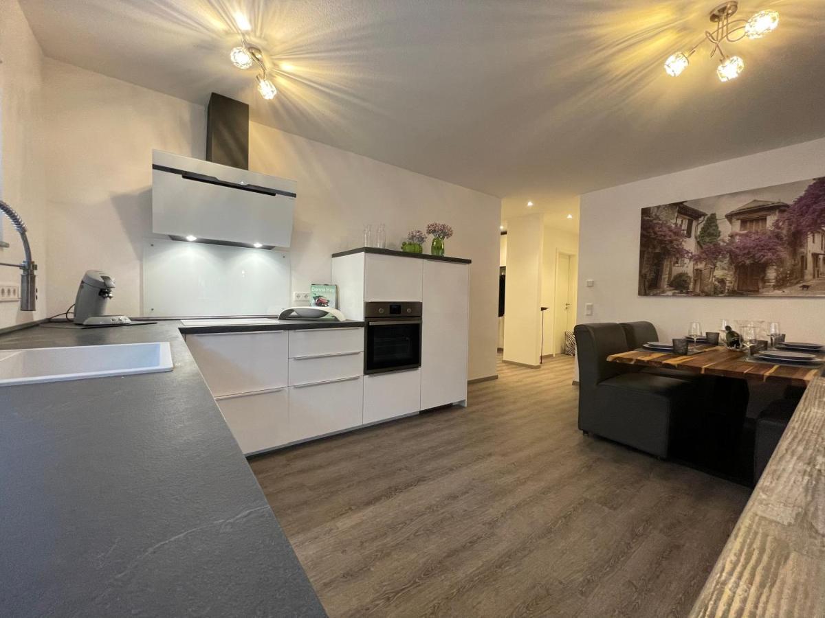 Exklusive Wohnung Zentral Mit Grossem Balkon ロースハイム エクステリア 写真